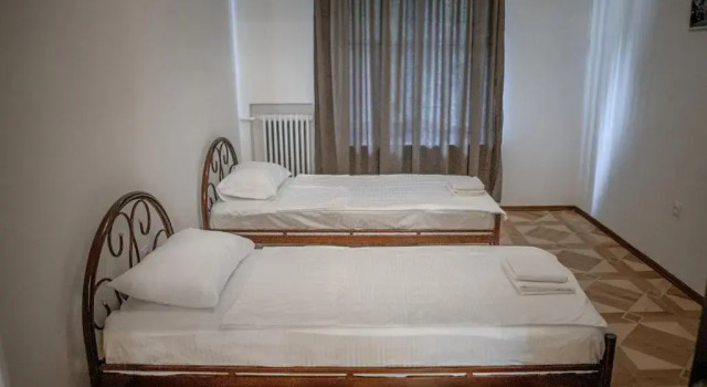 Huge Newly Renovated 3Br In Heart Of Tbilisi, Забронировать Отель Чугурети Тбилиси, рядом с Концертный зал Тбилиси