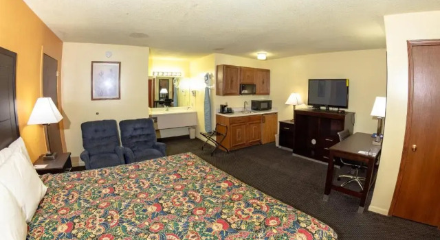 Люкс Deluxe Americas Best Value Inn Chanute