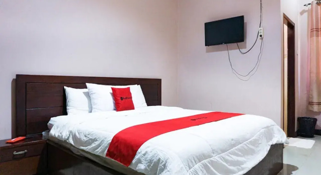 Номер Premium RedDoorz @ Jalan Cendrawasih Timika