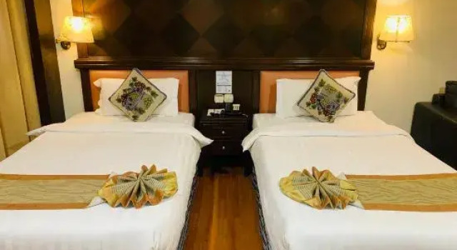 Двухместный полулюкс Hotel Emas Tawau