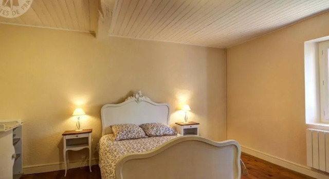 Gîte Montchal, 7 pièces, 14 personnes - FR-1-496-147, Réserver Hôtel Montchal Auvergne