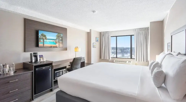 Люкс Luxury Harborside Hotel