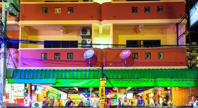 Люкс Harrys Hotel Bar & Restaurant