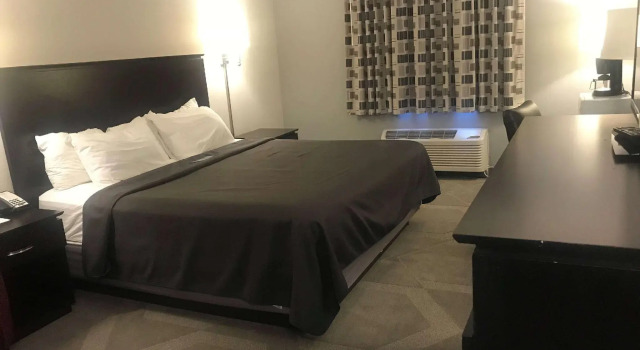 Двухместный номер Standard Days Inn by Wyndham Conneaut