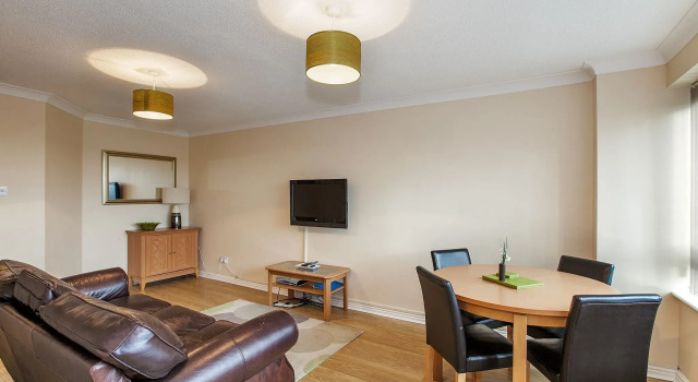 South Row Serviced Apartments - Shortstay MK, Varaa Huoneisto Asunnot kohteessa Merseyside, Huoneisto