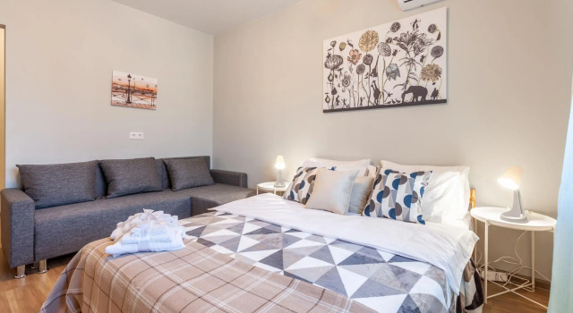 RentPlaza on 5th lane 133, Prenota Appartamento Hotel a Samara con parcheggio, Parcheggio