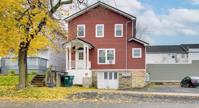 Коттедж < 1 Mi to Lake Ontario: Oswego Group Retreat