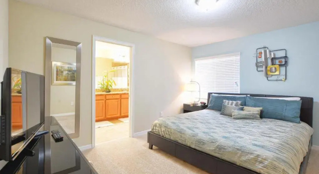 Five Bedrooms TownHome with Pool 4849