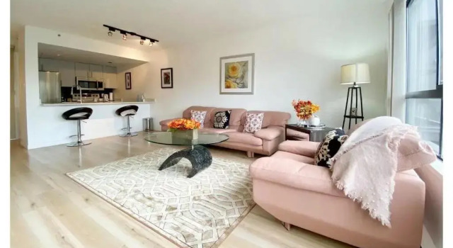 Perfect Upscale Location, Cozy 1 bdrm Unit
