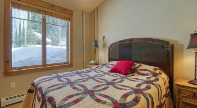 Private Family Friendly 2 Bedroom Townhome Located in East Keystone With Access to Free Shuttle Service