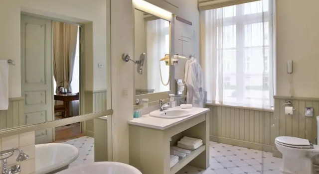 Deluxe Dvoulůžkový s manželskou postelí pokoj Antonius Hotel