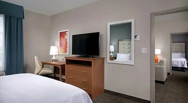 Двухместный люкс с 2 комнатами Homewood Suites By Hilton Cincinnati Midtown