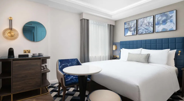 Двухместный номер Queen/King Lost Property St Pauls London, Curio Collection By Hilton