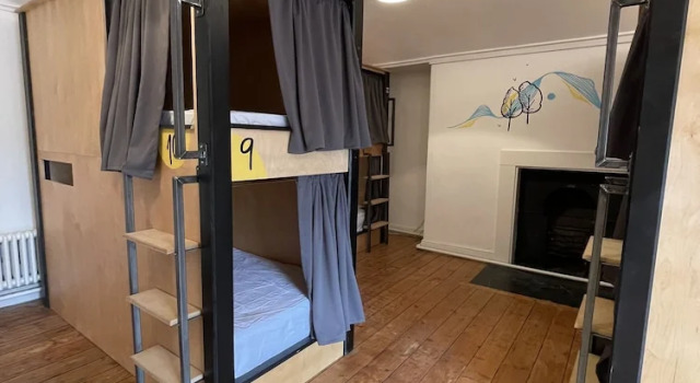 Seng i sovesal Leevin Hostel George