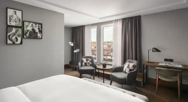 Doppel Zimmer mit Balkon Prague Marriott Hotel