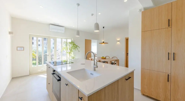 The Olive Poolhouse