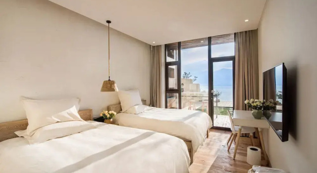 Двухместный номер Superior с видом на озеро 大理远山青Stone Hill悬崖海景民宿 Dali Verdant Whisper-Stone Hill Seaview Inn