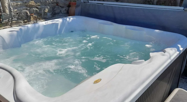 Beautiful Home in Lizzanello, Buchen Sie Hotel Pistoia 