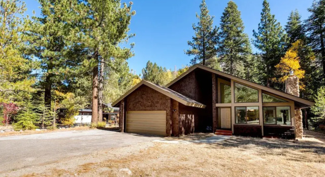 Spacious Riverfront 3 Bedroom Home, 予約 バケーションホーム エコー レイク アメリカ合衆国