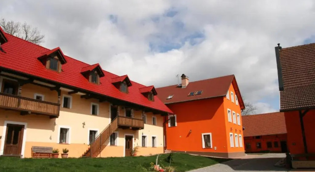 Podřipská Farma, Забронировать Отель СПА-отели Czech central mountains, SPA-услуги