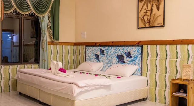 Ras Reef Guest House, Book Guesthouse Rasdhoo Ari Atoll