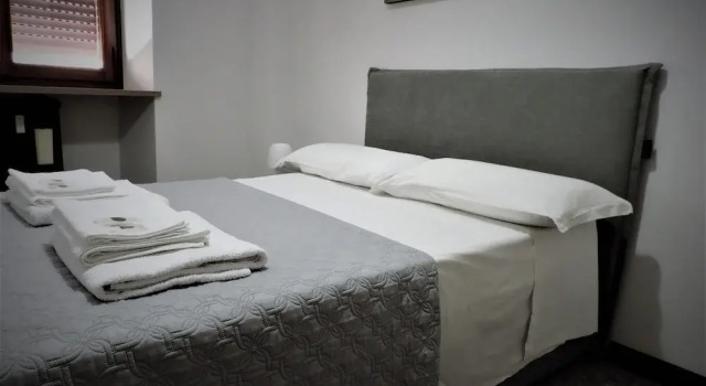 Cattaneo 19 Rooms, Забронировать Апартаменты/квартира Отели Вероны с парковкой, рядом с Филармонический театр Вероны, Парковка