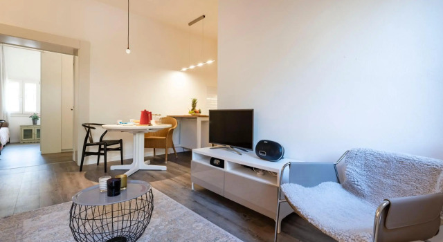 Snug Apartment With Private Courtyard M0270422677, Забронировать Апартаменты/квартира Дорсодуро Венеция