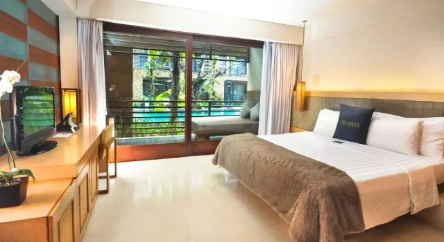 Люкс c 1 комнатой с балконом и с видом на бассейн THE HAVEN Bali Seminyak