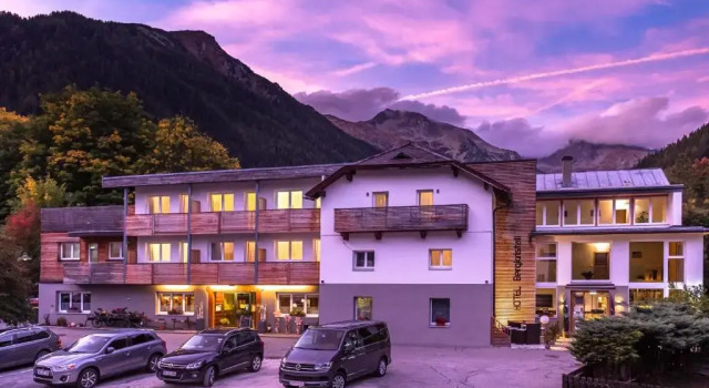 Двухместный номер Standard с балконом Hotel Bergkristall