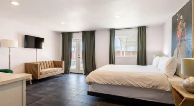 Студия Desert Hot Springs Inn