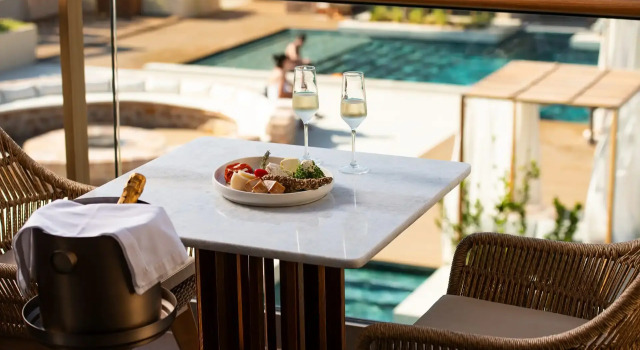 Люкс с видом на бассейн Royal Pearl Island Chios Hotel & Spa