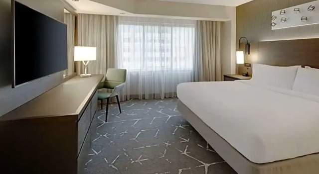 Двухместный люкс с 2 комнатами Embassy Suites by Hilton Atlanta Perimeter Center