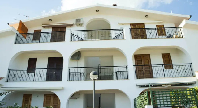 Apartment With 2 Bedrooms in Palizzi Marina, With Wonderful sea View and Enclosed Garden - 10 m From the Beach, Book Apartment Hotels in Aspromonte with Parking, Parking