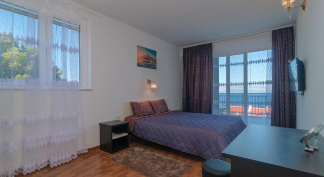 Nice Home in Stomorska With 4 Bedrooms, Wifi and Outdoor Swimming Pool