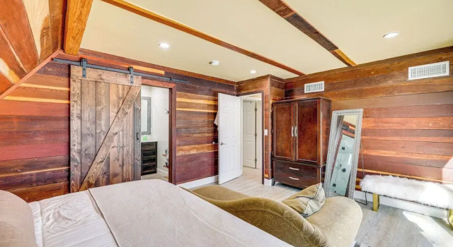 Wraparound Deck & Grill: Wrightwood Cabin Near PCT, Book Feriehus Wrightwood Californien