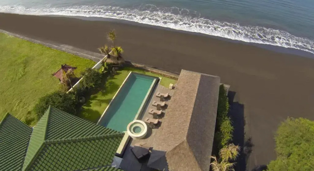 Вилла с 5 комнатами Villa Rosita Oceanfront Villa with Private Chef in Bali
