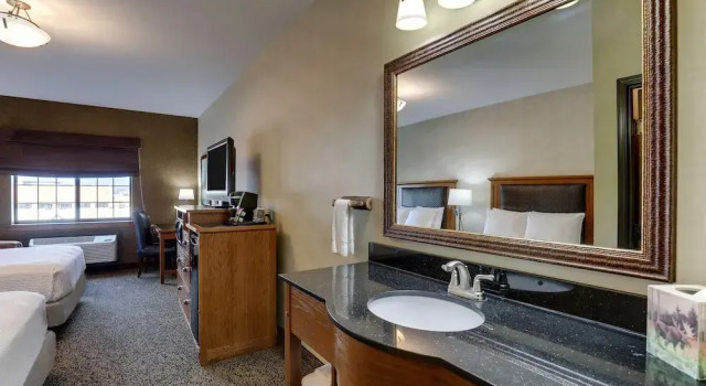 Четырёхместный номер Deluxe Stoney Creek Hotel Sioux City