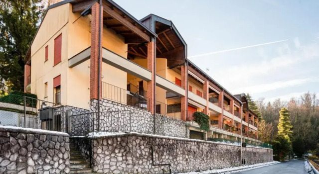 Cosy Studio with lovely Outdoor Area!, Prenota Appartamento Como Como