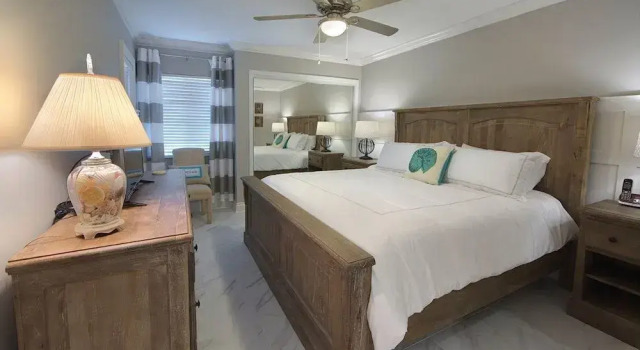 Gulf Shore Condo #302 - 2 Br condo by RedAwning, Book Lejlighed Destin Emerald Coast