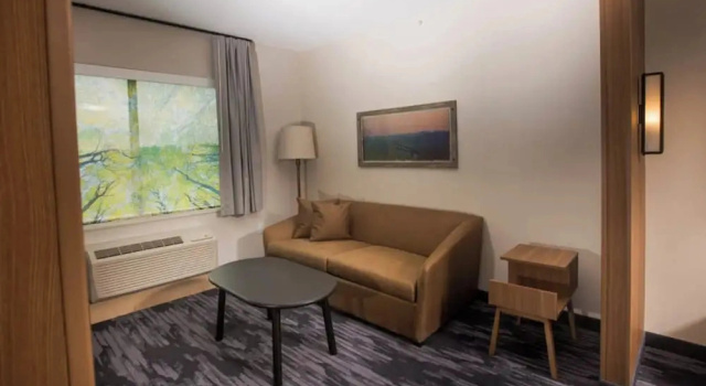 Студия Fairfield Inn & Suites by Marriott Philadelphia Broomall/Newtown Square