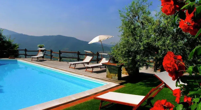 Villa in Tuscany With Pool and Valley Views