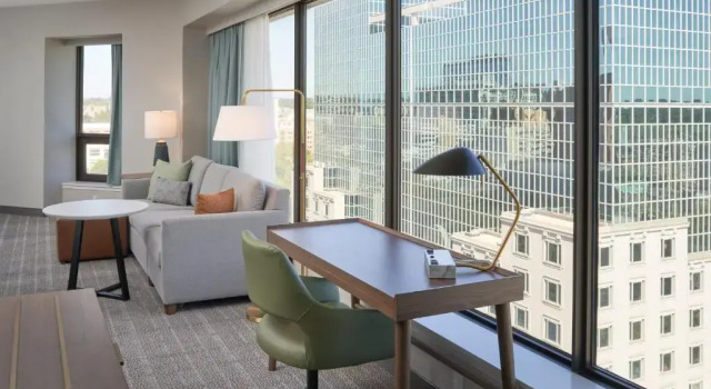 Четырёхместный люкс с видом на город Staybridge Suites Wilmington Downtown by IHG