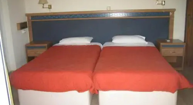 Captain Stavros Hotel