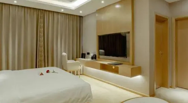 Семейный люкс JINSHUNTIANHUA Hotel (Qujing Wanda Plaza)