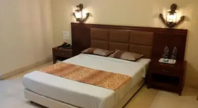 Heritage Resort, Varaa Lomakeskus Hotellit New Delhi uima-altaalla, Uima-allas