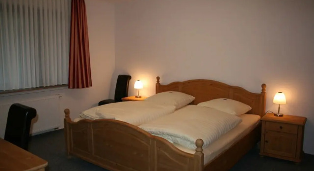 Hellmanns Hotel Bremers Bauerndiele, Varaa Hotelli Wiefelstede 