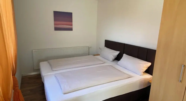 Fleiner Gästehaus, Book Hotel Flein Baden-Württemberg