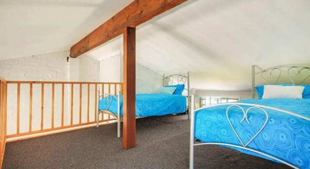 3 Minute Walk to Collingwood Beach Pet Friendly and Stylish