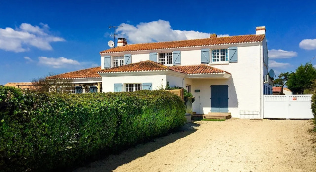 6 Bedrooms, Ideal for Multi-generation Families, 5 Reviews, Near Sandy Beaches