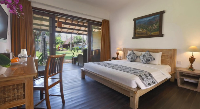 Royal Regantris Villa Karang, Book Villa Hotels in Lombok with Parking, Parking